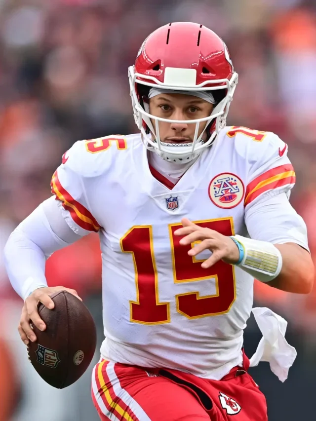 In a nail-biting overtime match, the Chiefs fight back to defeat the Titans, 20-17.